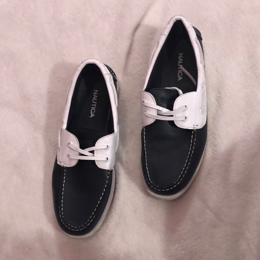 Gently worn men’s casual loafers. - Picture 2 of 2